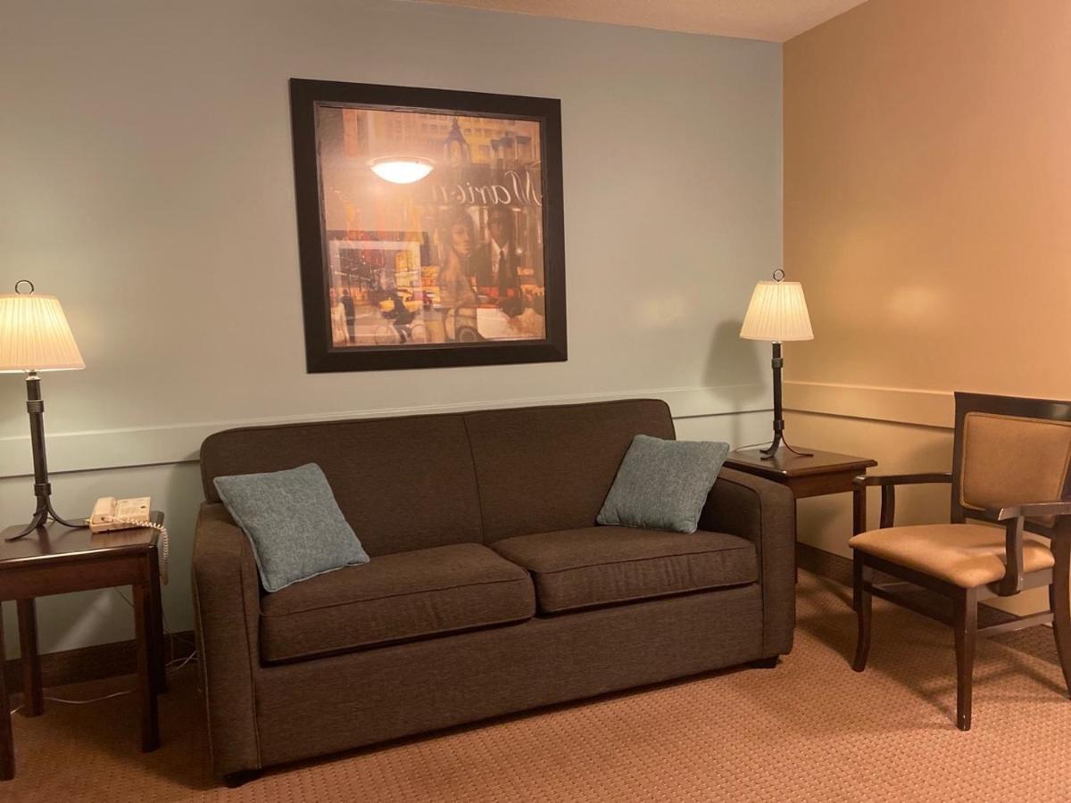 מלון Super 8 By Wyndham Edmonton South מראה חיצוני תמונה