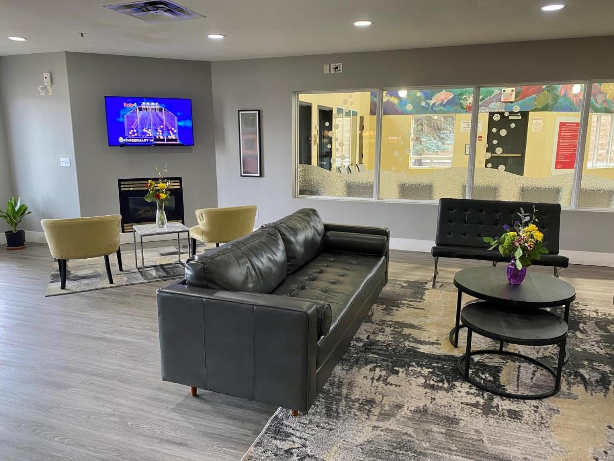 מלון Super 8 By Wyndham Edmonton South מראה חיצוני תמונה